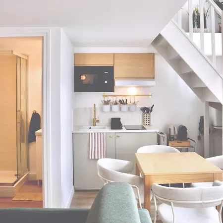 Design Loft-style Apartment Paris